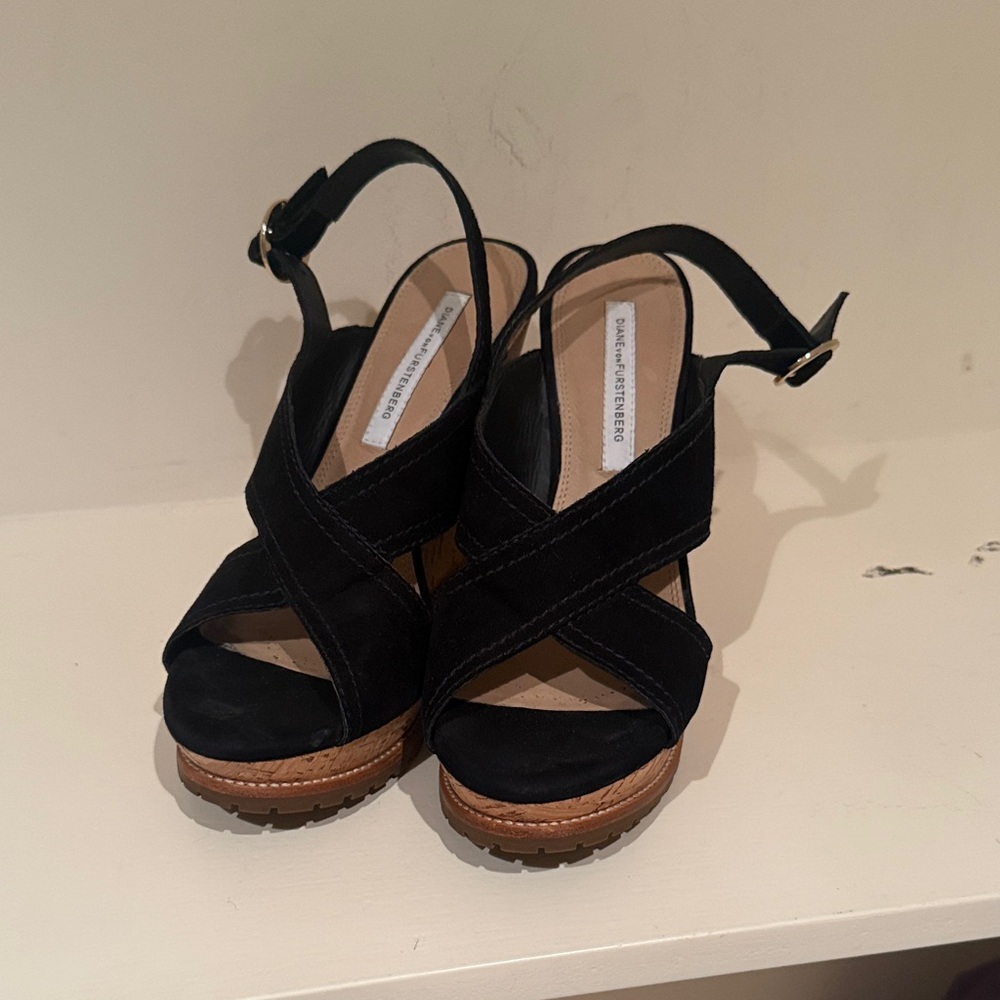 Diane Von Furstenberg Black and Tan Wedges